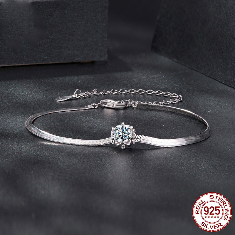 Madeleine's 925 silver flower bracelet