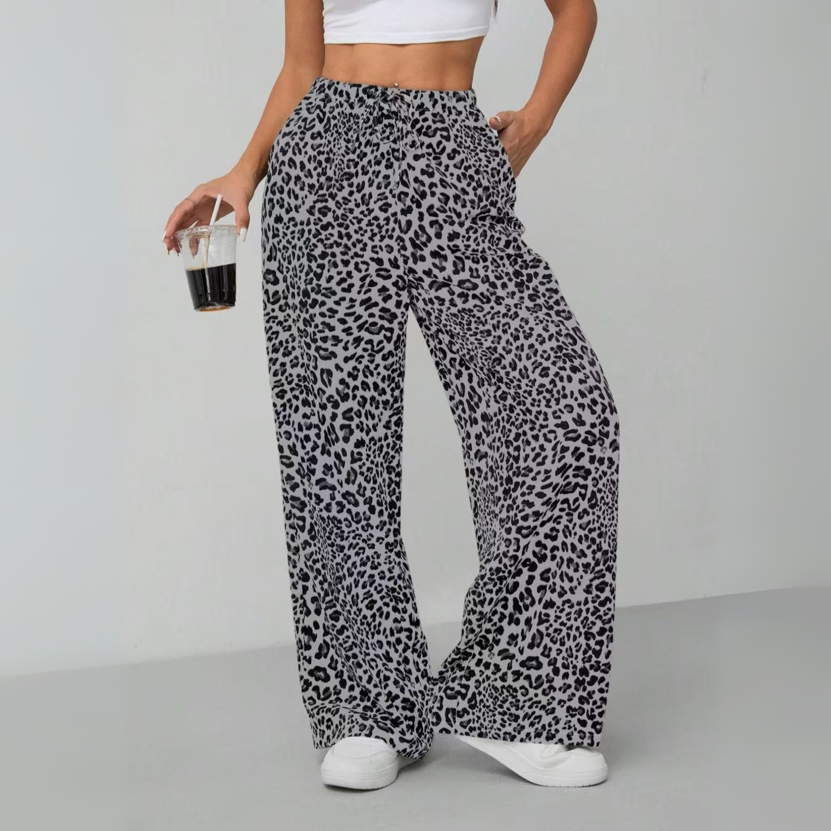 SYALA™ Vintage Leopard Tie-Front Wide-Leg Pants – Chic Retro Print for Effortless Style