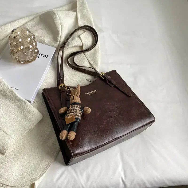 NIKKI™ – Elegant Shoulder Tote for Everyday Sophistication