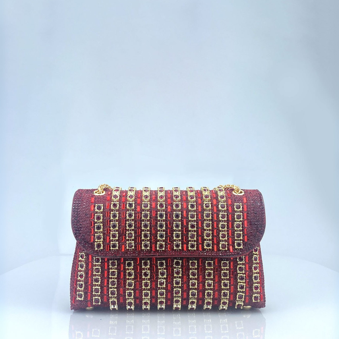 LAVIERA™ Chic Chain-Colored Diamond Shoulder Bag