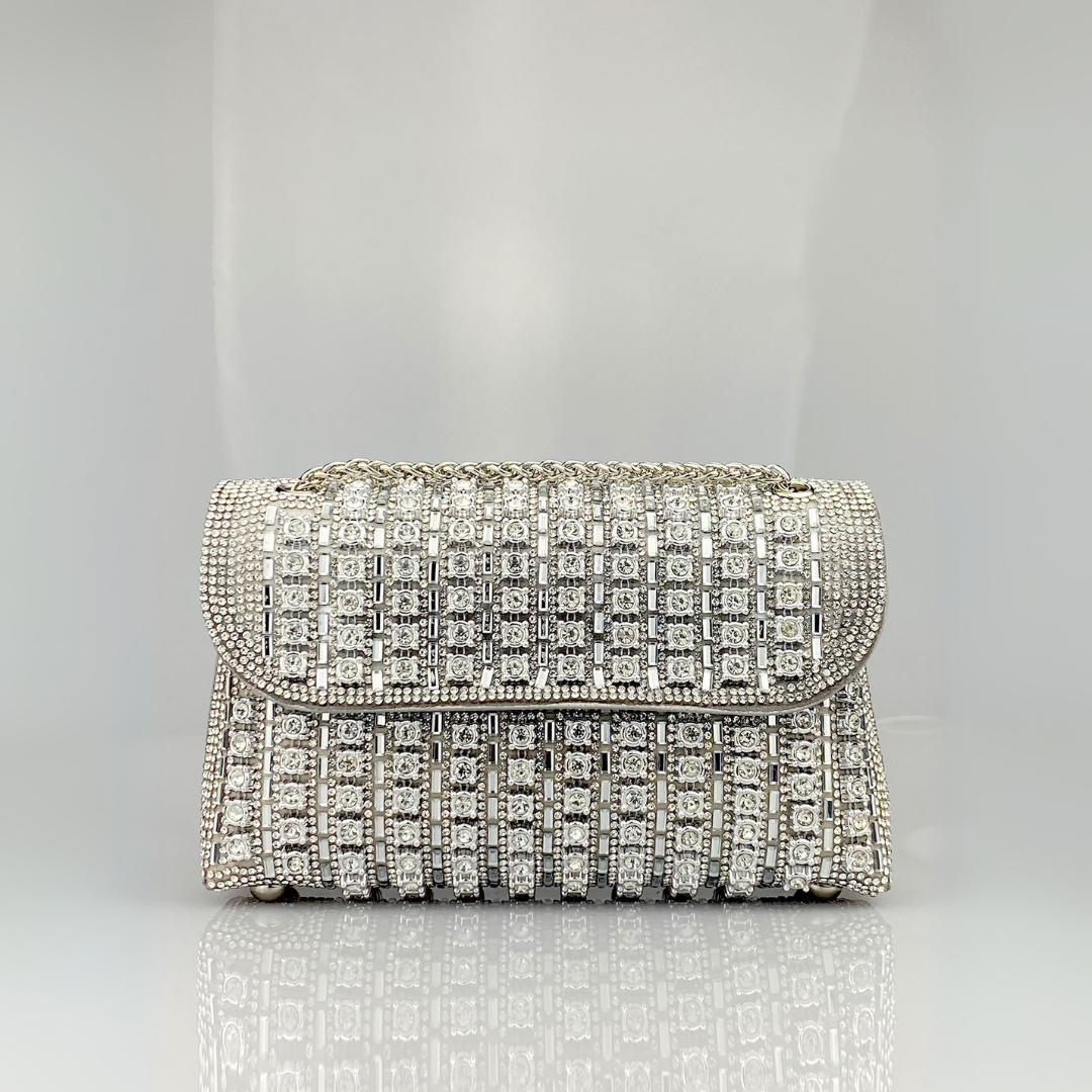 LAVIERA™ Chic Chain-Colored Diamond Shoulder Bag