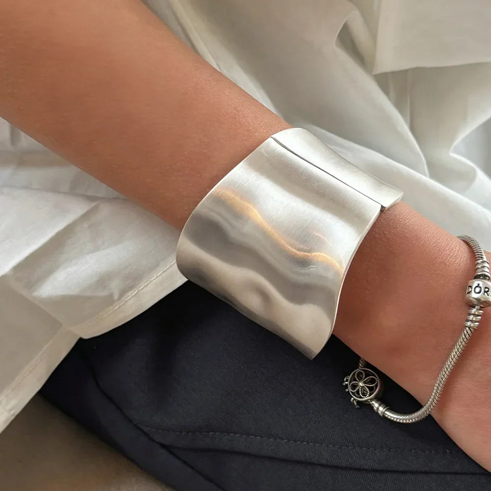 RAYNA™ – Chic, Eye-Catching Asymmetric Statement Bangle