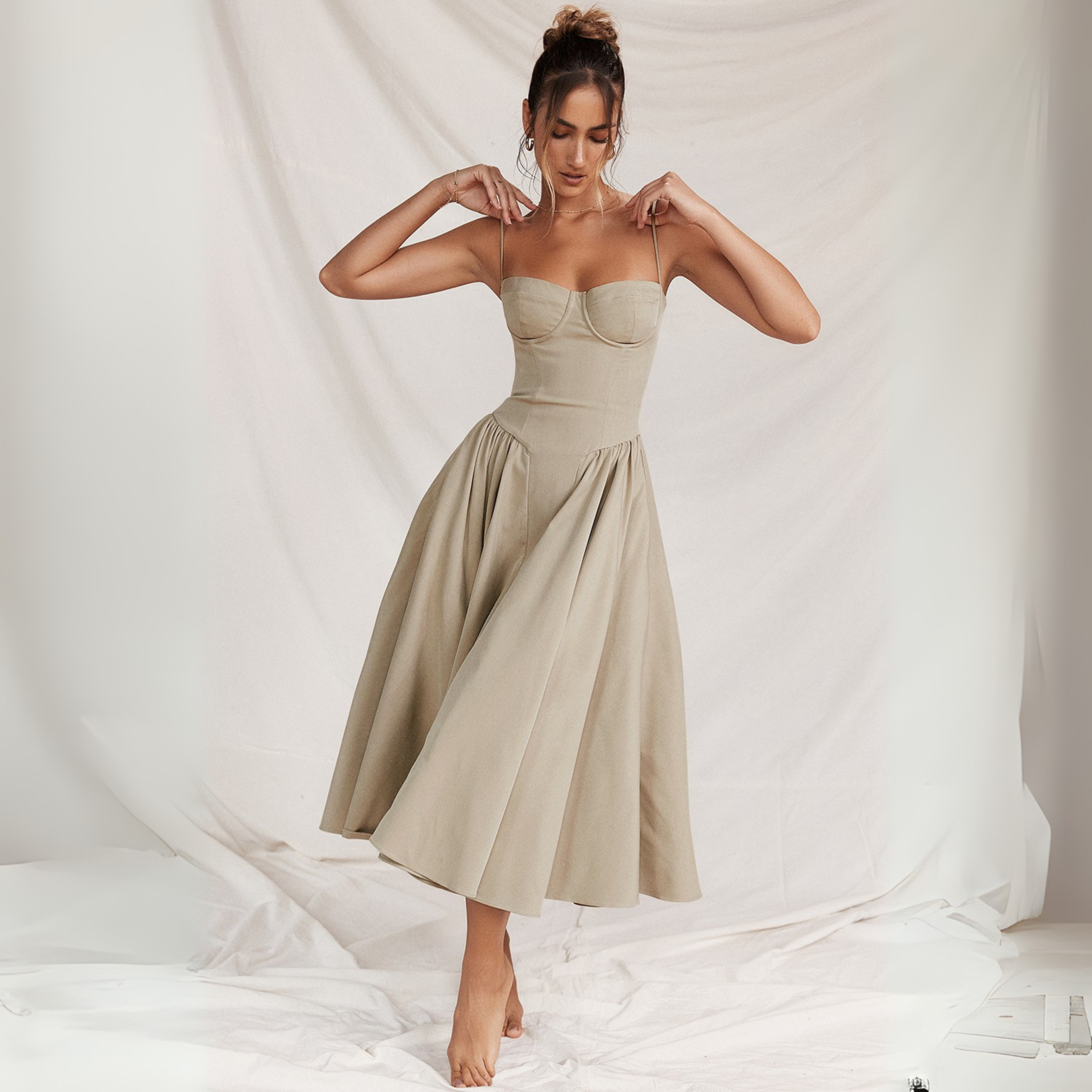 TRENTA™ - Sleek Spaghetti-Strap Bodycon Midi Dress for a Chic, Figure-Hugging Look