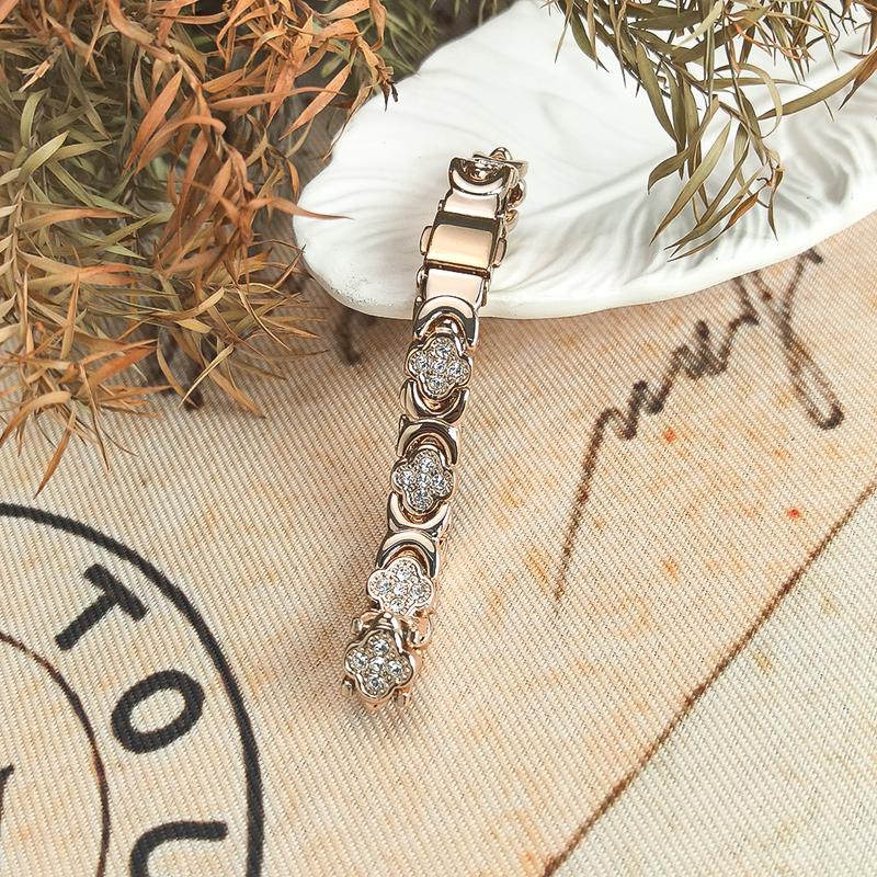 MONIQUE™ Magnetic Copper Bangle — Timeless Elegance, Everyday Shine