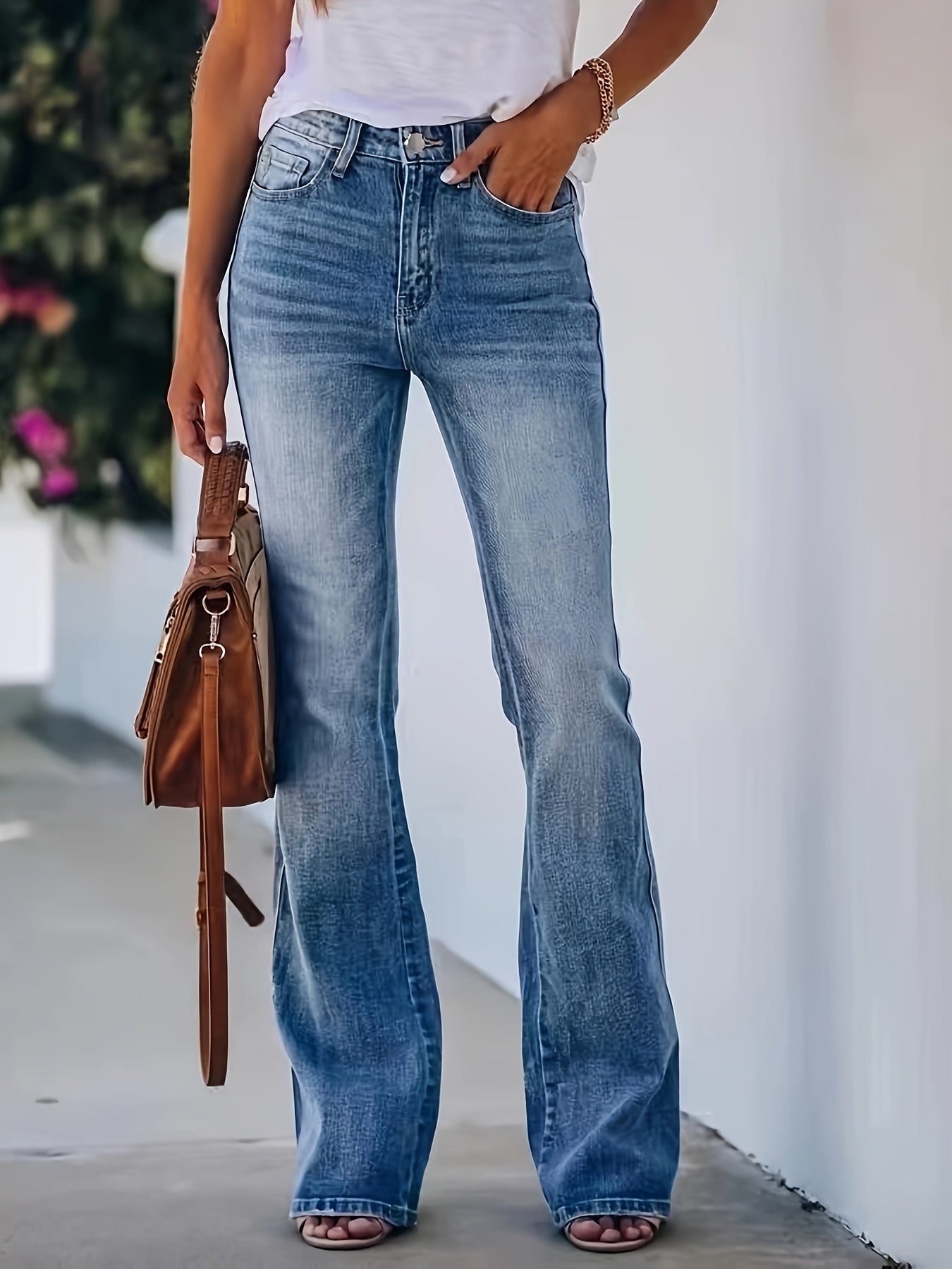 ESTELLE™ Classic Mid-Rise Flare Jeans – Timeless Style with a Flattering Silhouette