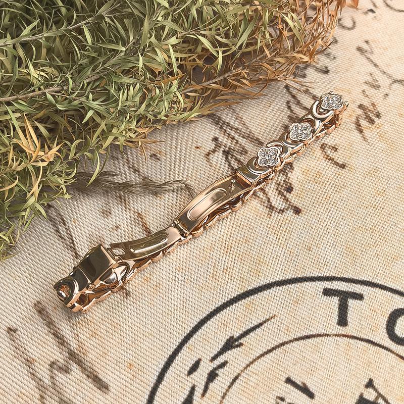 MONIQUE™ Magnetic Copper Bangle — Timeless Elegance, Everyday Shine